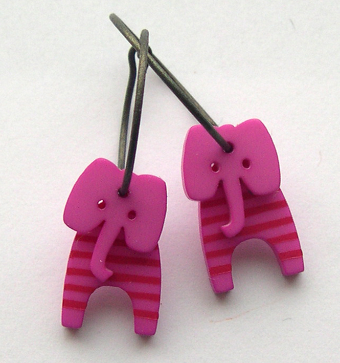Örhängen rosa elefant